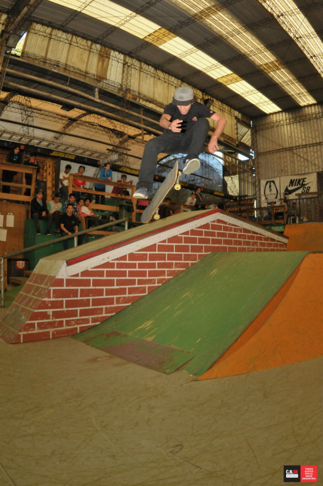 JAVIER CASTELLINI flip varial 360