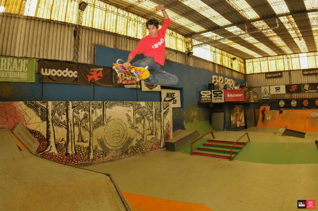 NICOLAS FERNANDEZ tucknee
